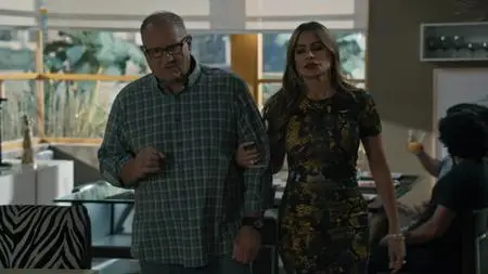 Modern Family S11E03