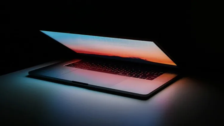 Start Your Agency: Niche, Outreach & First Clients