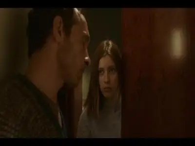 YOU S01E01