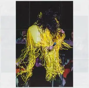 Bjork - Vulnicura Live (2016) {One Little Indian tplp1328cd}