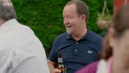 Two Doors Down S02E01