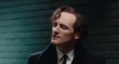 Thirty Two Short Films About Glenn Gould (1993)