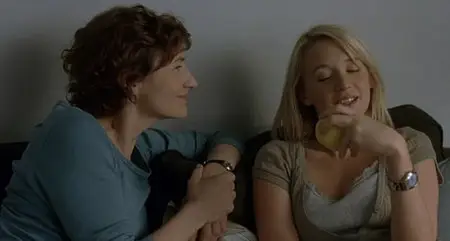La Fille coupée en deux (2007) [Re-UP]