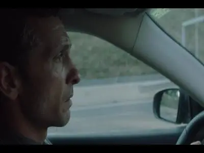 YOU S01E01