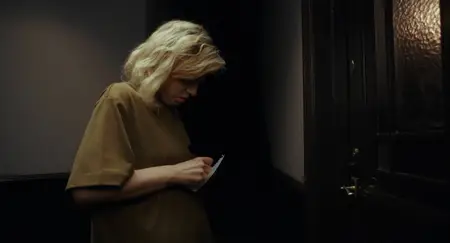 Natten har øjne / Attachment (2022)