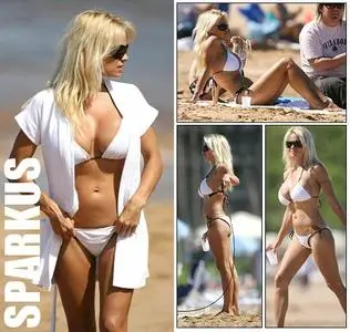 Pamela Anderson - Celebrity City Beach