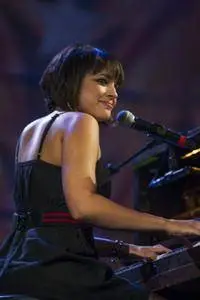 Norah Jones - Day Breaks (2016) [Deluxe Edition]