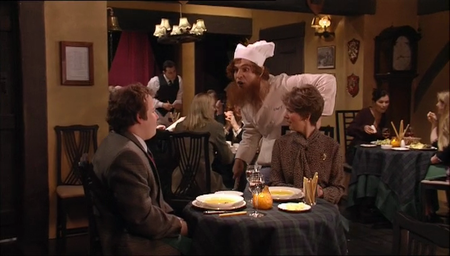 Little Britain, Season 1, episode 0: Domino Toppling