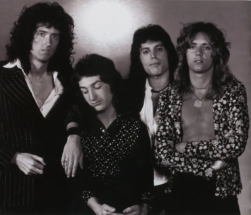 Слушать лучшие песни группы квин. Группа куин в молодости. Queen в молодости. Группа Queen в молодости. Куин в молодости.