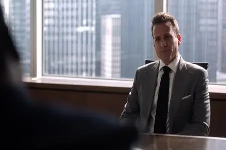 Suits S08E01