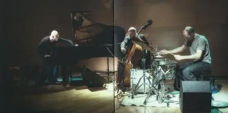 Stefano Battaglia Trio - In The Morning - Music of Alec Wilder (2015) {ECM 2429}