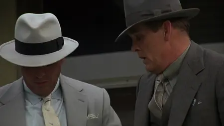 Mulholland Falls (1996)