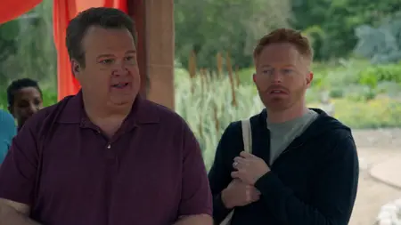 Modern Family S09E17