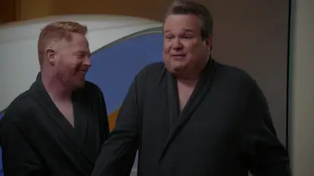 Modern Family S09E17