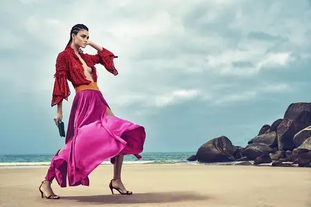 Daniela Braga by Henrique Schiefferdecker for Harper's Bazaar Brazil January 2016