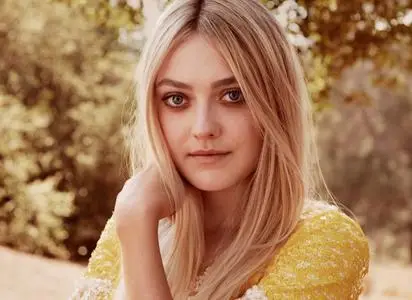 Dakota Fanning by Victor Demarchelier for Town & Country November 2016
