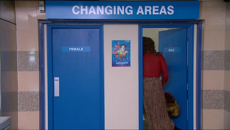 Little Britain, Season 1, episode 0: Domino Toppling