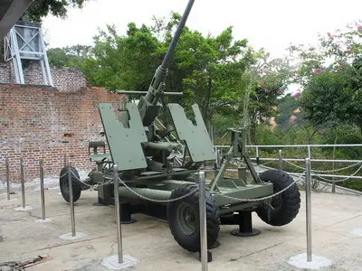 British 40mm Bofors Anti-Aircraft Gun Walk Around