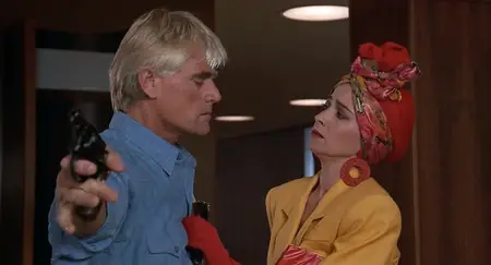 Who's Harry Crumb? (1989)