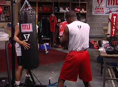 TITLE Boxing - How To Hit The Heavy Bag