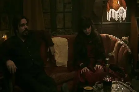 What We Do in the Shadows S01E01