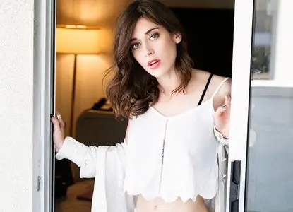 Lizzy Caplan by Shanna Fisher for LadyGunn Magazine #12