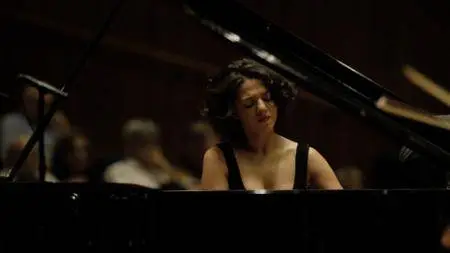 Zubin Mehta, Khatia Buniatishvili - Liszt: Piano Concerto No.2; Beethoven: Piano Concerto No.1 (2016) [Blu-Ray]