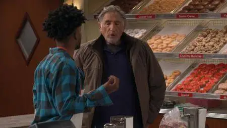 Superior Donuts S02E05