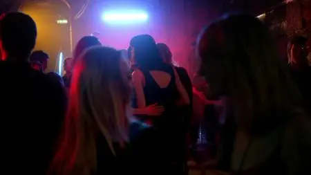 Clique S01E01