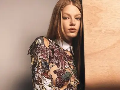 Hollie-May Saker by Scott Trindle for Vogue UK May 2015