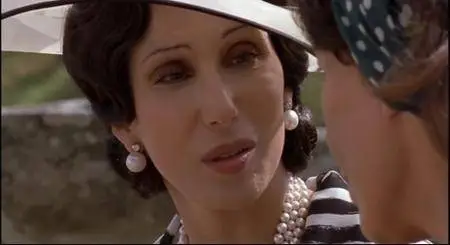 Tea with Mussolini (1999)