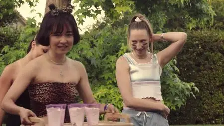 PEN15 S01E06