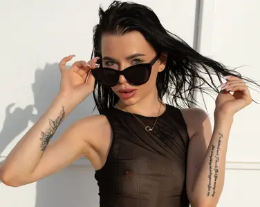 Lyleen - Holy Shots 2