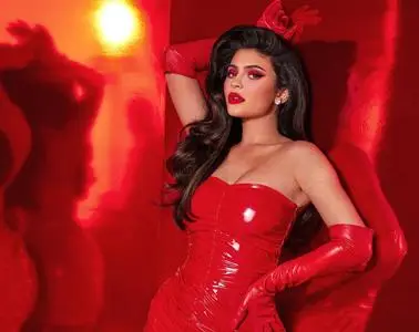 Kylie Jenner - Kylie Cosmetics Holiday 2019 Collection