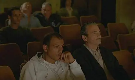 La chatte à deux têtes / Porn Theater (2002)