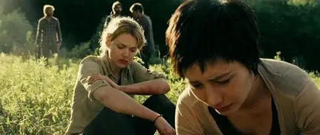 Open Grave (2013)