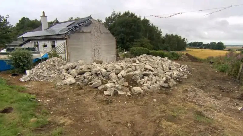 BBC - The House that £100k Built: Series 2 (2015)