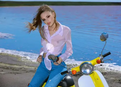 Elle Tan - Coastal Crush