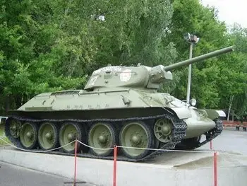 T-34-76 Model 1941 Walk Around