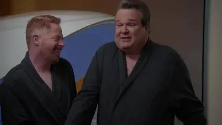 Modern Family S09E17