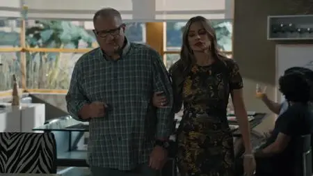 Modern Family S11E03