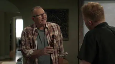 Modern Family S09E05