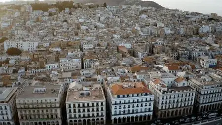 The Battle of Algiers, a Film Within History (2017)