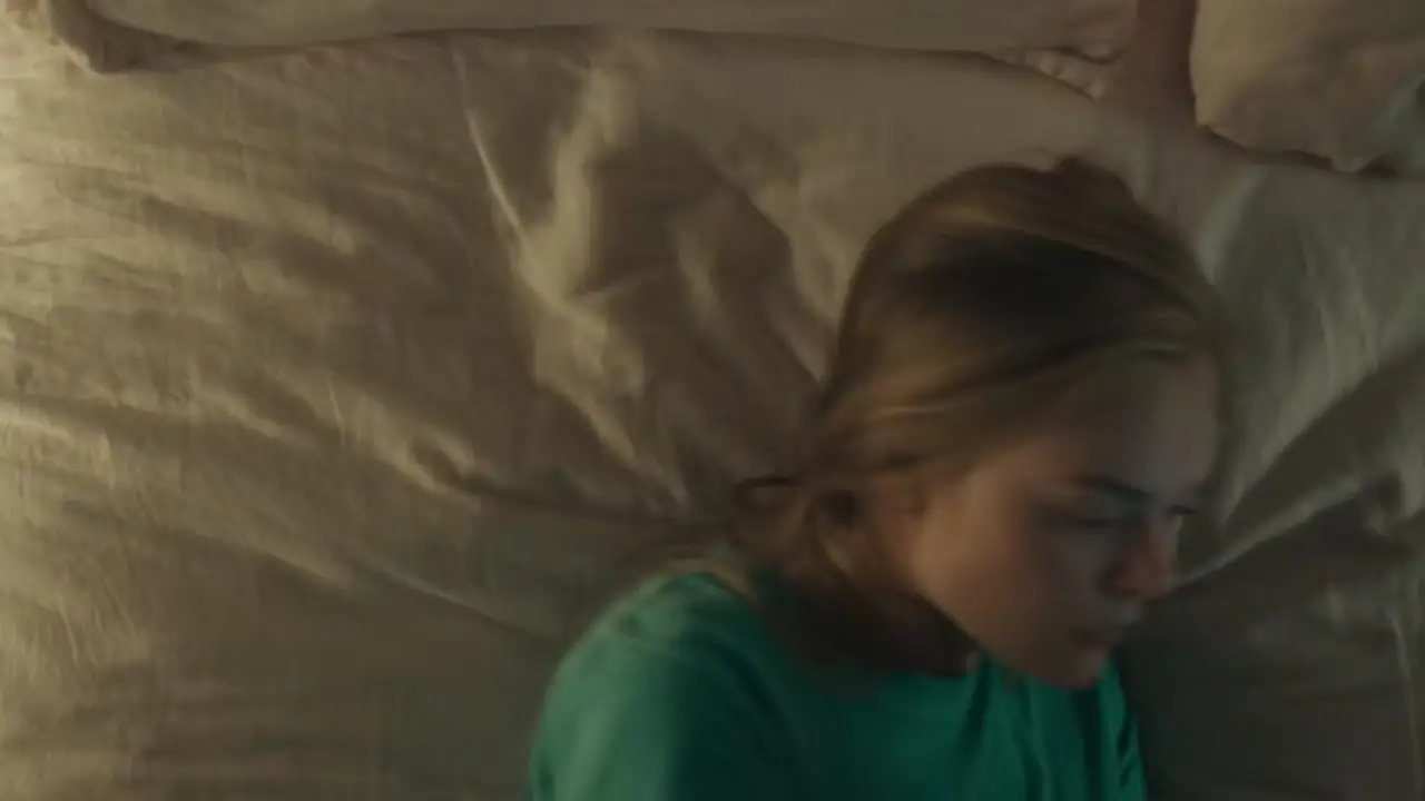 The Girl From Plainville S01E07