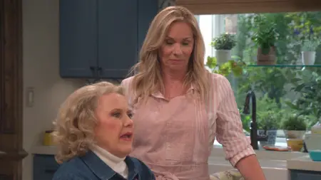 Leanne S01E13