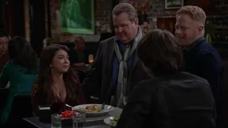 Modern Family S10E22