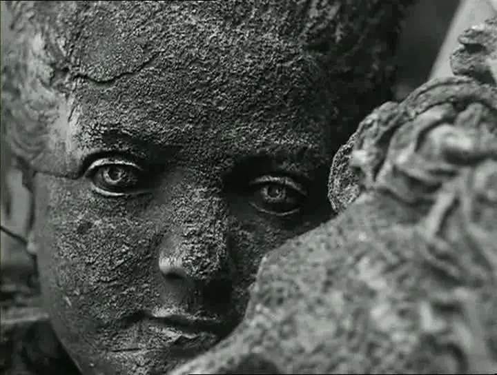 Chris Marker & Alain Resnais Les Statues Meurent Aussi aka Statues