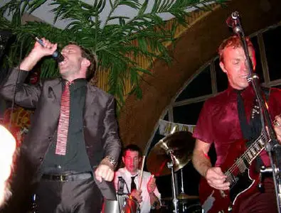 The Smugglers - Mutiny In Stereo (2004)