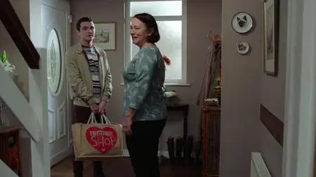 Two Doors Down S03E02