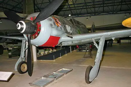 Fw-190S Walk Around